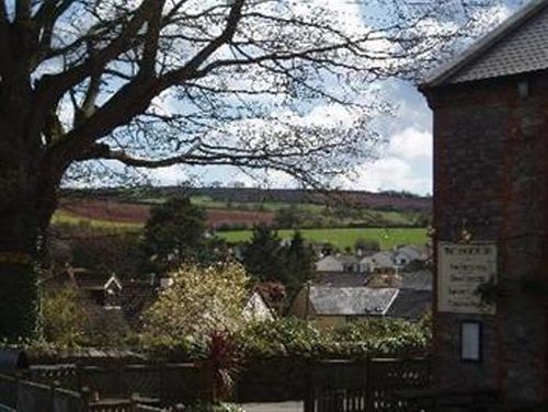 Manor Inn Galmpton 외부 사진